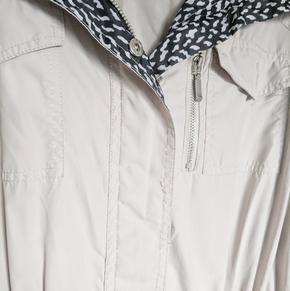 Light Jacket - Picture 2 of 2